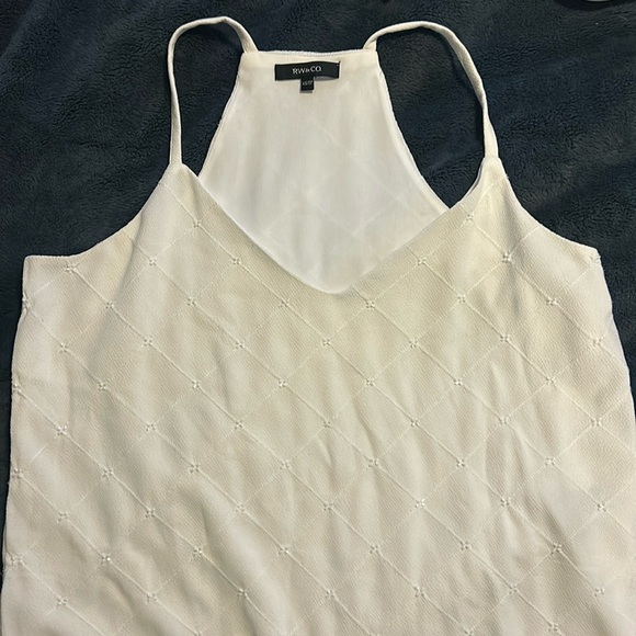 White sequence top - Picture 1 of 3